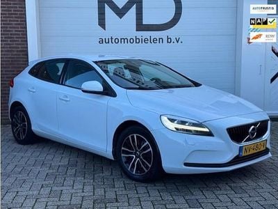 Wit Occasion 2017 Volvo V40 Hatchback | € 11.950 (Goede deal)
