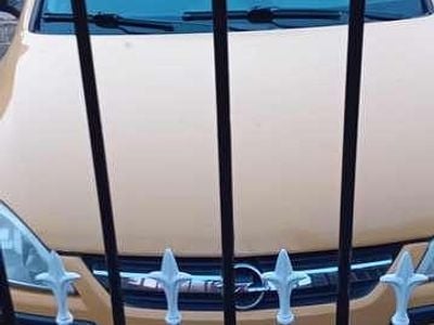 Beige Gebruikt 2005 Opel Corsa Hatchback | € 999 (Goede deal)