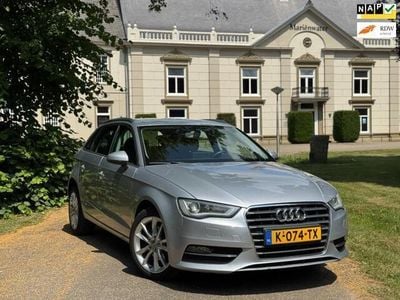 Grijs Gebruikt 2015 Audi A3 Sportback Attraction Hatchback | € 11.995 (Eerlijke prijs)