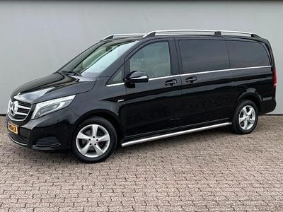 Mercedes V220