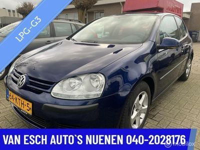 Blauw Gebruikt 2005 VW Golf IV Hatchback | € 1.999