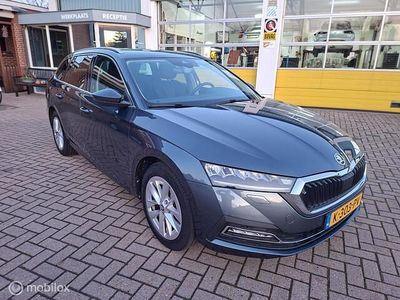 Grijs Occasion 2021 Skoda Octavia Business Line Stationwagen | € 20.500 (Eerlijke prijs)