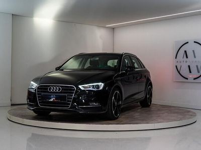 Zwart Occasion 2016 Audi A3 Sportback Ambiente Hatchback | € 13.980 (Eerlijke prijs)