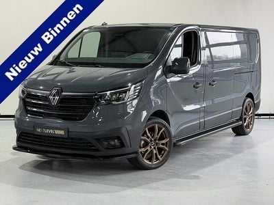 Grijs Occasion 2024 Renault Trafic MPV | € 33.950 (Super prijs)