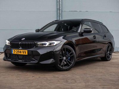 Zwart Occasion 2022 BMW 330 M Sport Stationwagen | € 42.500 (Eerlijke prijs)