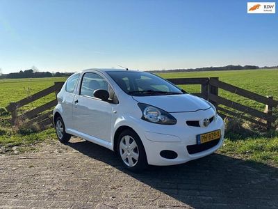 Occasion Toyota Aygo 68 PK (50 kW) 2009 Wit Hatchback