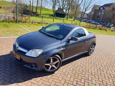 tweedehands Opel Tigra 1.4-16V Linea Nera met NAP