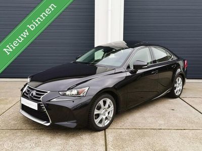 tweedehands Lexus IS300h Hybrid 22.150km als nieuw incl. winterset!