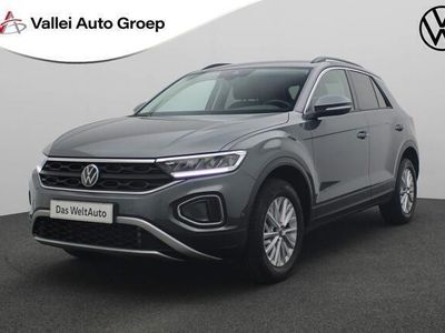 tweedehands VW T-Roc 1.5 TSI 150PK DSG Life | Camera | ACC | Digital Cockpit Pro | Apple Carplay / Android Auto | Clima | 16 inch