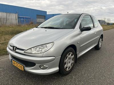 Grijs Gebruikt 2005 Peugeot 206 Hatchback | € 699 (Eerlijke prijs)