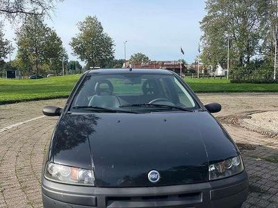 Occasion 2000 Fiat Punto Sedan | € 800 (Eerlijke prijs)