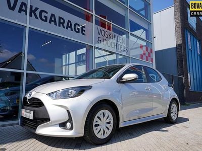Zilver Gebruikt 2021 Toyota Yaris Hybrid Hatchback | € 20.730 (Eerlijke prijs)