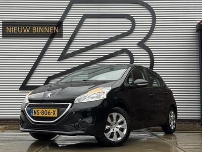 Zwart Gebruikt 2014 Peugeot 208 Access Hatchback | € 4.943 (Goede deal)
