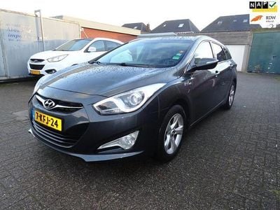 Grijs Occasion 2013 Hyundai i40 Edition Stationwagen | € 3.950 (Duur)