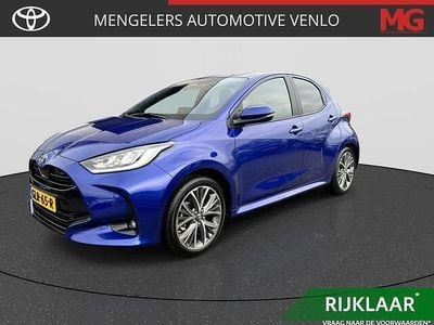 Blauw Occasion 2024 Toyota Yaris Executive Hatchback | € 27.940 (Goede deal)