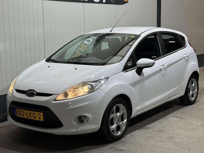 Wit Occasion 2010 Ford Fiesta Titanium Hatchback | € 2.699 (Eerlijke prijs)