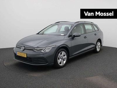 Grijs Occasion 2022 VW Golf VIII Life Stationwagen | € 18.400 (Goede deal)