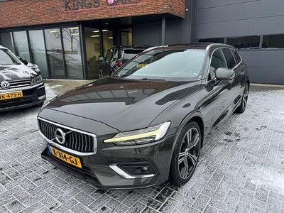 Grijs Occasion 2019 Volvo V60 Inscription Stationwagen | € 13.995 (Eerlijke prijs)