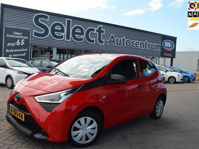 Rood Occasion 2020 Toyota Aygo Hatchback | € 8.940 (Eerlijke prijs)
