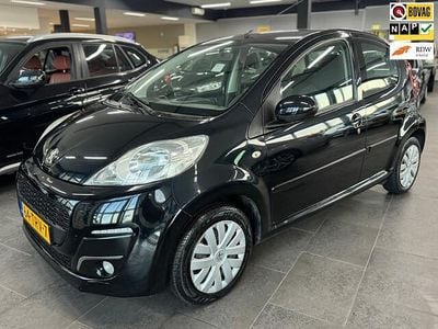 Zwart (metallic) Gebruikt 2012 Peugeot 107 Active Hatchback | € 4.495 (Eerlijke prijs)