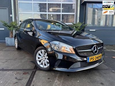 Zwart Occasion 2017 Mercedes A180 Hatchback | € 13.995 (Goede deal)