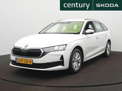 Wit Occasion 2024 Skoda Octavia Stationwagen | € 27.900 (Eerlijke prijs)