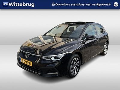 Zwart Gebruikt 2021 VW Golf VIII Style Hatchback | € 26.750 (Eerlijke prijs)