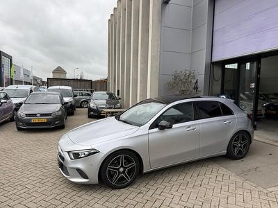 Grijs (metallic) Gebruikt 2018 Mercedes A200 Hatchback | € 21.950 (Eerlijke prijs)