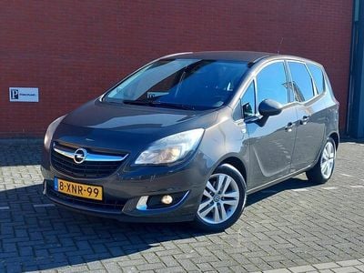 Grijs, metallic lak Gebruikt 2014 Opel Meriva Design Edition MPV | € 5.750 (Eerlijke prijs)