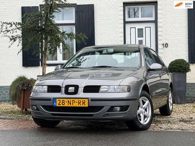 Occasion Seat Leon Stella 105 PK (77 kW) 2004 Grijs Hatchback