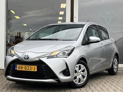 Grijs Occasion 2018 Toyota Yaris Hybrid Hatchback | € 16.249 (Eerlijke prijs)