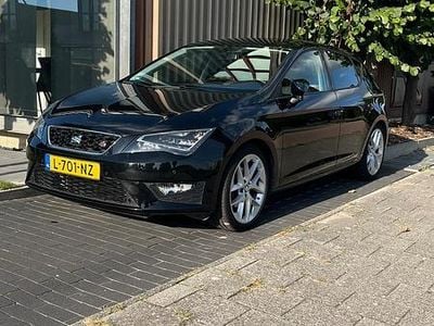 Occasion Seat Leon CONNECT 2015 Zwart (metallic) Hatchback