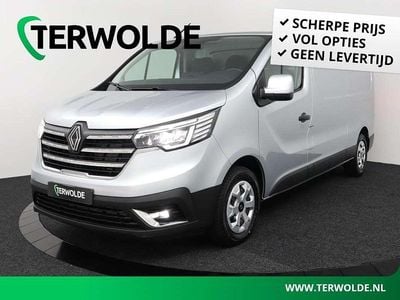 Grijs Occasion 2024 Renault Trafic MPV | € 28.445 (Goede deal)
