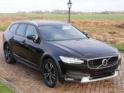 Zwart, metallic lak Occasion 2018 Volvo V90 CC Pro Stationwagen | € 16.940