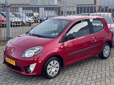 Rood Occasion 2009 Renault Twingo Dynamique Hatchback | € 2.890 (Eerlijke prijs)