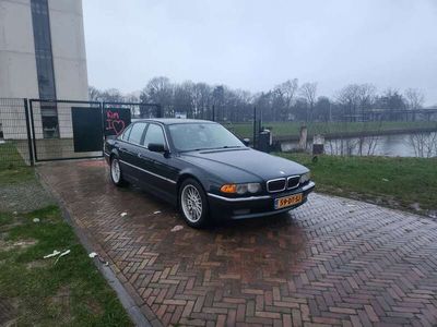 BMW 735