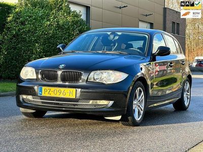 tweedehands BMW 116 1-SERIE i High Executive 5DR*Cruise*Airco*LM velgen*Parkeersensoren*04-09-2024 APK*