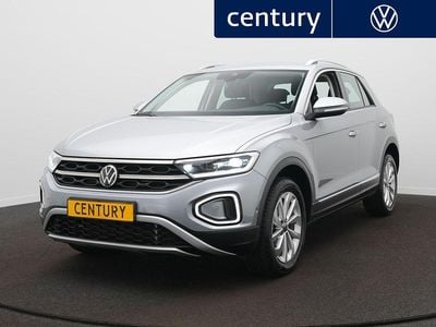 Grijs Occasion 2024 VW T-Roc Style SUV | € 32.995 (Eerlijke prijs)