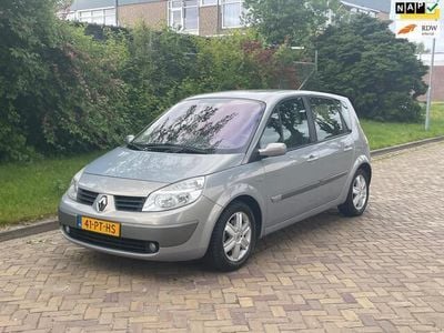 Beige Gebruikt 2004 Renault Scénic II Komfort MPV | € 2.990 (Duur)