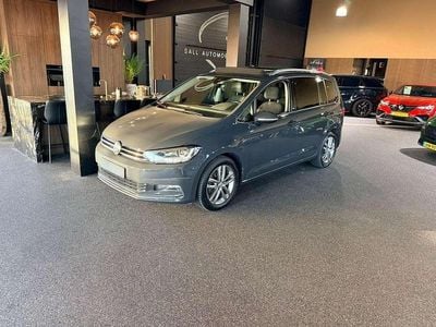 Occasion VW Touran Highline 150 PK (110 kW) 2017 Grijs MPV