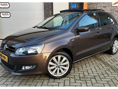 Bruin Gebruikt 2013 VW Polo Highline Hatchback | € 9.395 (Eerlijke prijs)