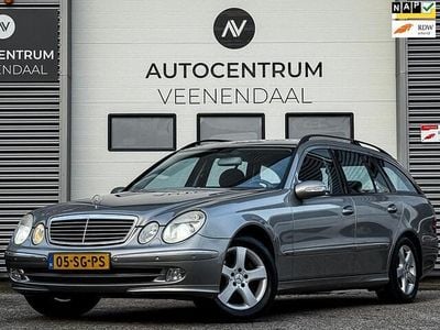 Grijs (metallic) Occasion 2006 Mercedes E200 Avantgarde Stationwagen | € 3.950 (Eerlijke prijs)