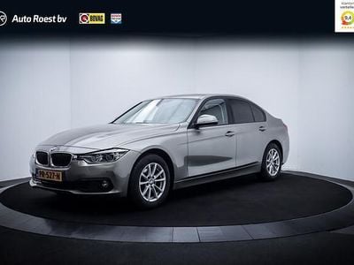 Grijs Occasion 2017 BMW 320 Executive Sedan | € 19.950 (Goede deal)