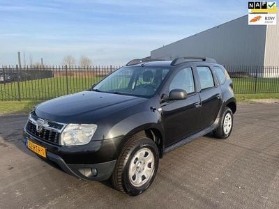 Zwart (metallic) Occasion 2011 Dacia Duster Lauréate SUV | € 3.995 (Eerlijke prijs)