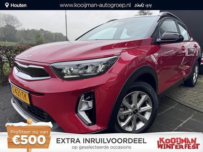 Signal red/black m Gebruikt 2023 Kia Stonic SUV | € 19.900 (Eerlijke prijs)