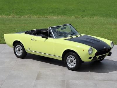 Geel Gebruikt 1975 Fiat 124 Spider Sport Cabriolet | € 18.500
