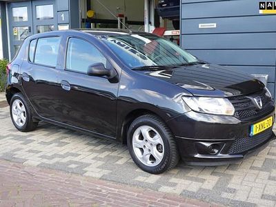 Zwart Gebruikt 2014 Dacia Sandero Ambiance Hatchback | € 3.950 (Duur)