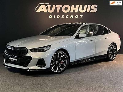 Grijs Occasion 2024 BMW 520 Executive Sedan | € 63.940 (Duur)