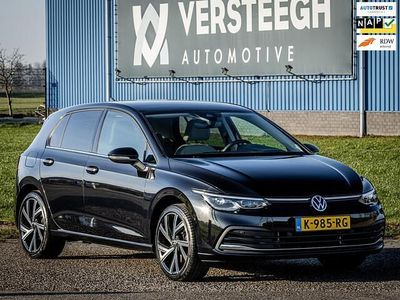 Zwart Occasion 2021 VW Golf VIII Style Hatchback | € 21.900 (Eerlijke prijs)