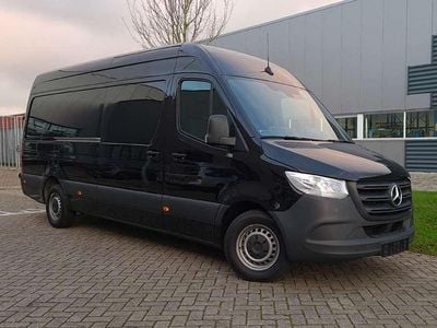 Zwart Occasion 2020 Mercedes Sprinter Van | € 31.900 (Goede deal)